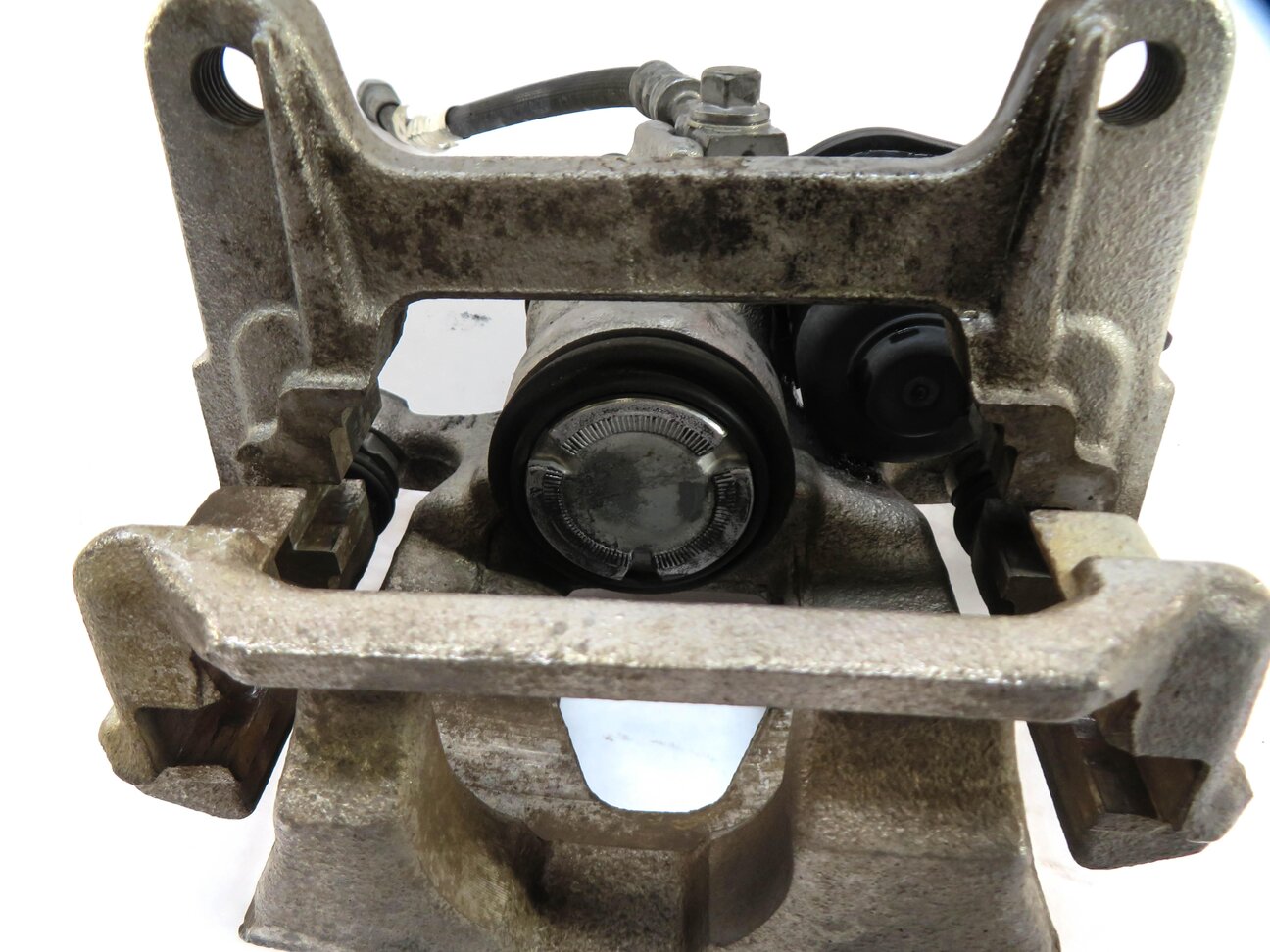 Thumbnail 6: 17-19 AUDI A4 A5 (B9 8W 8W6 F5) RIGHT PASSENGER REAR BRAKE CALIPER w/ ACTUATOR