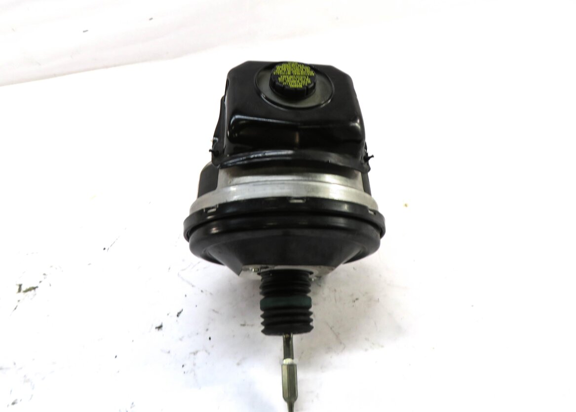 Thumbnail 2: 2017-2021 AUDI A4 / 2017 ALLROAD (B9 8W) POWER BRAKE BOOSTER w/ MASTER CYLINDER