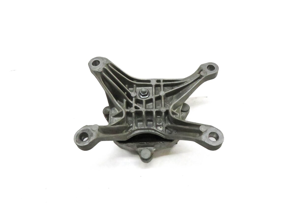 2017 AUDI A4 (B9 8W) 2.0L CYMC ENGINE TRANSMISSION MOUNT BRACKET