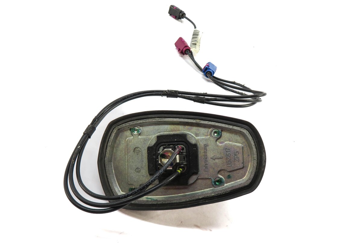 Thumbnail 4: 11-17 MERCEDES E CLASS (W207) CONVERTIBLE ROOF SHARK FIN ANTENNA (GRAY)
