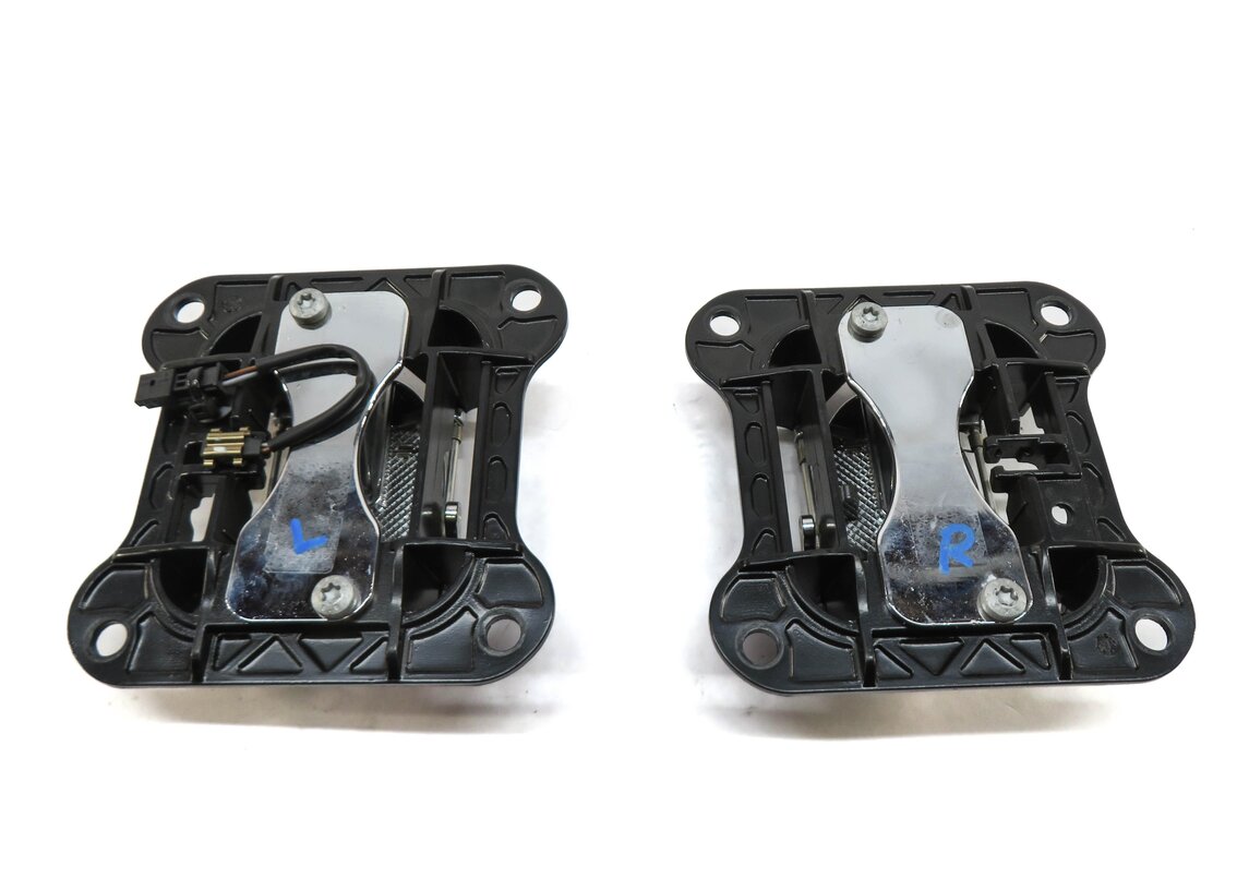 Thumbnail 3: 2014 MERCEDES E350 CONVERTIBLE (A207 W207) CONVERTIBLE TOP LATCH COVER SET 2