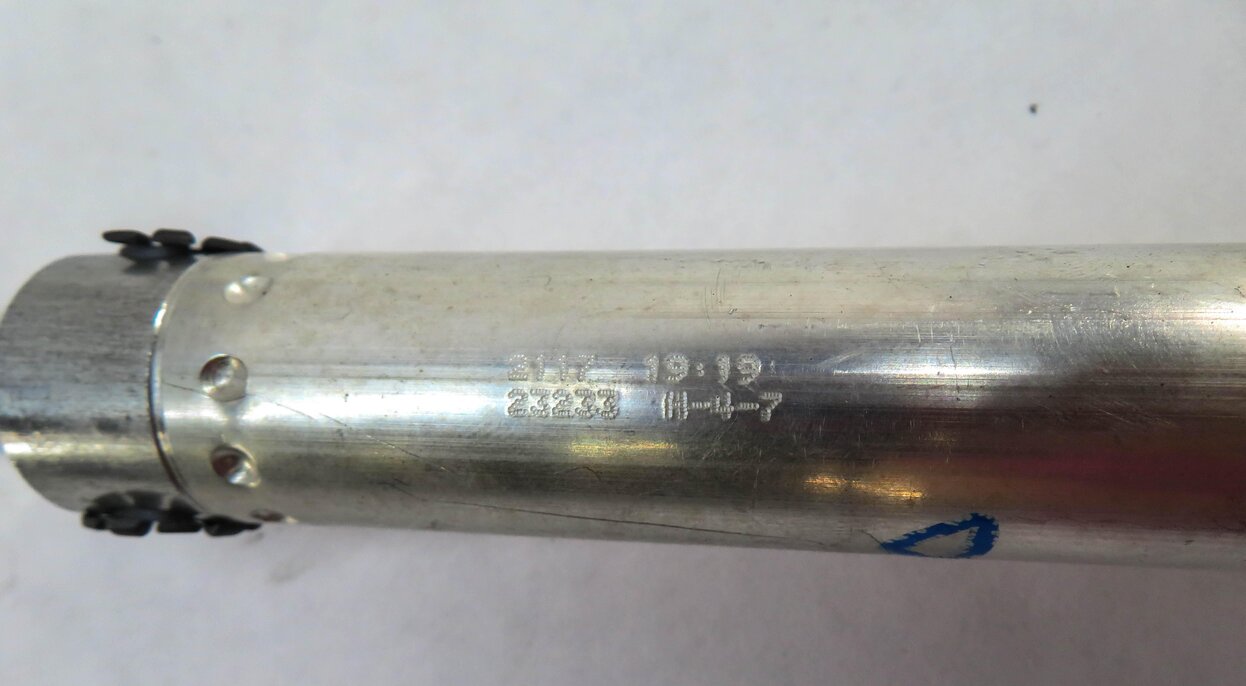 Thumbnail 4: 11-17 MERCEDES E350 E400 E550 (A207) RIGHT CENTER CONVERTIBLE TOP HYDRAULIC RAM
