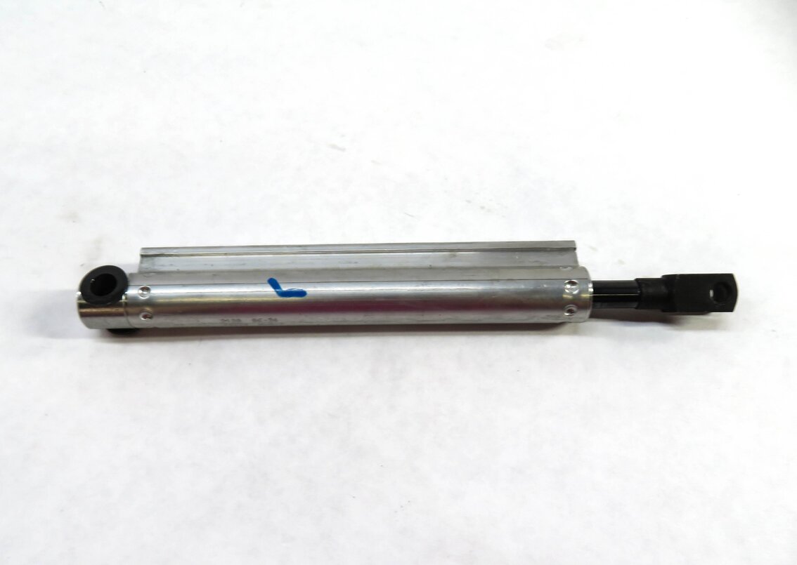 Thumbnail 2: 11-17 MERCEDES E350 E400 E550 (A207) LEFT FRONT CONVERTIBLE TOP HYDRAULIC RAM