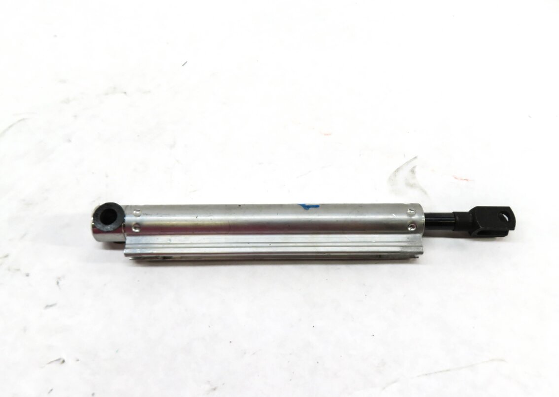 Thumbnail 2: 2014 MERCEDES E350 CONVERTIBLE (A207) RIGHT FRONT CONVERTIBLE TOP HYDRAULIC RAM