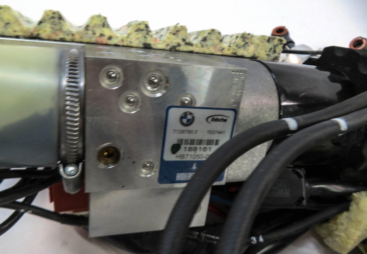 Thumbnail 5: 2007-2013 BMW 328i 335i M3 ///M (E93) CONVERTIBLE TOP HYDRAULIC PUMP MOTOR