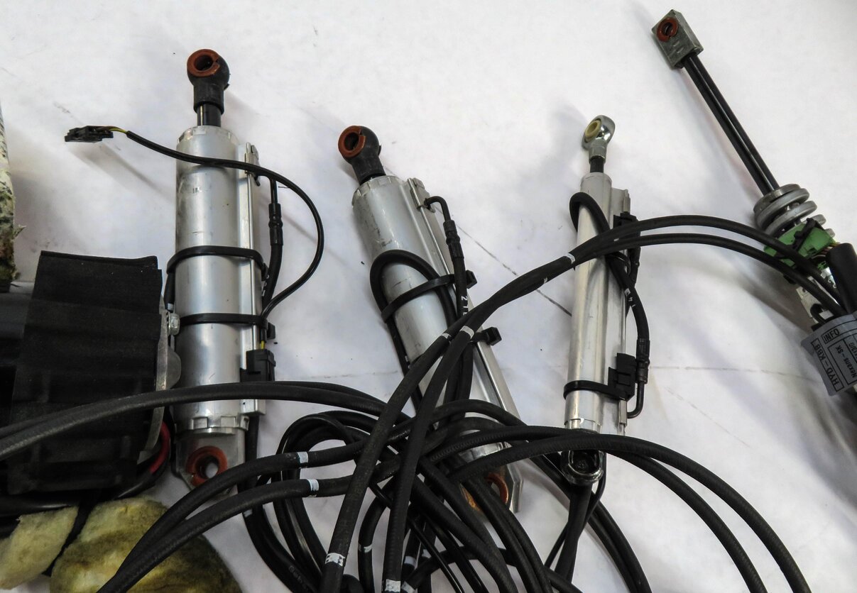 Thumbnail 6: 2007-2013 BMW 328i 335i M3 ///M (E93) CONVERTIBLE TOP HYDRAULIC PUMP MOTOR