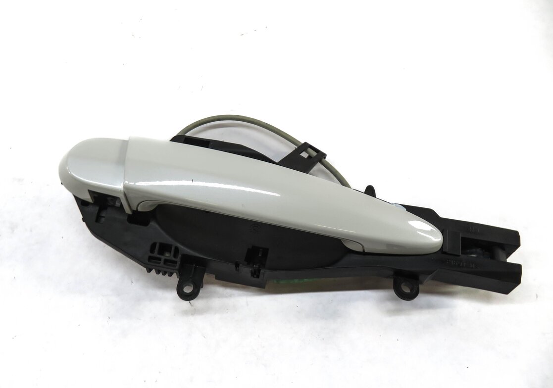 Thumbnail 2: 2008-2013 BMW 328i 335i M3 (E93) CONVERTIBLE - RIGHT COMFORT DOOR HANDLE (WHITE)