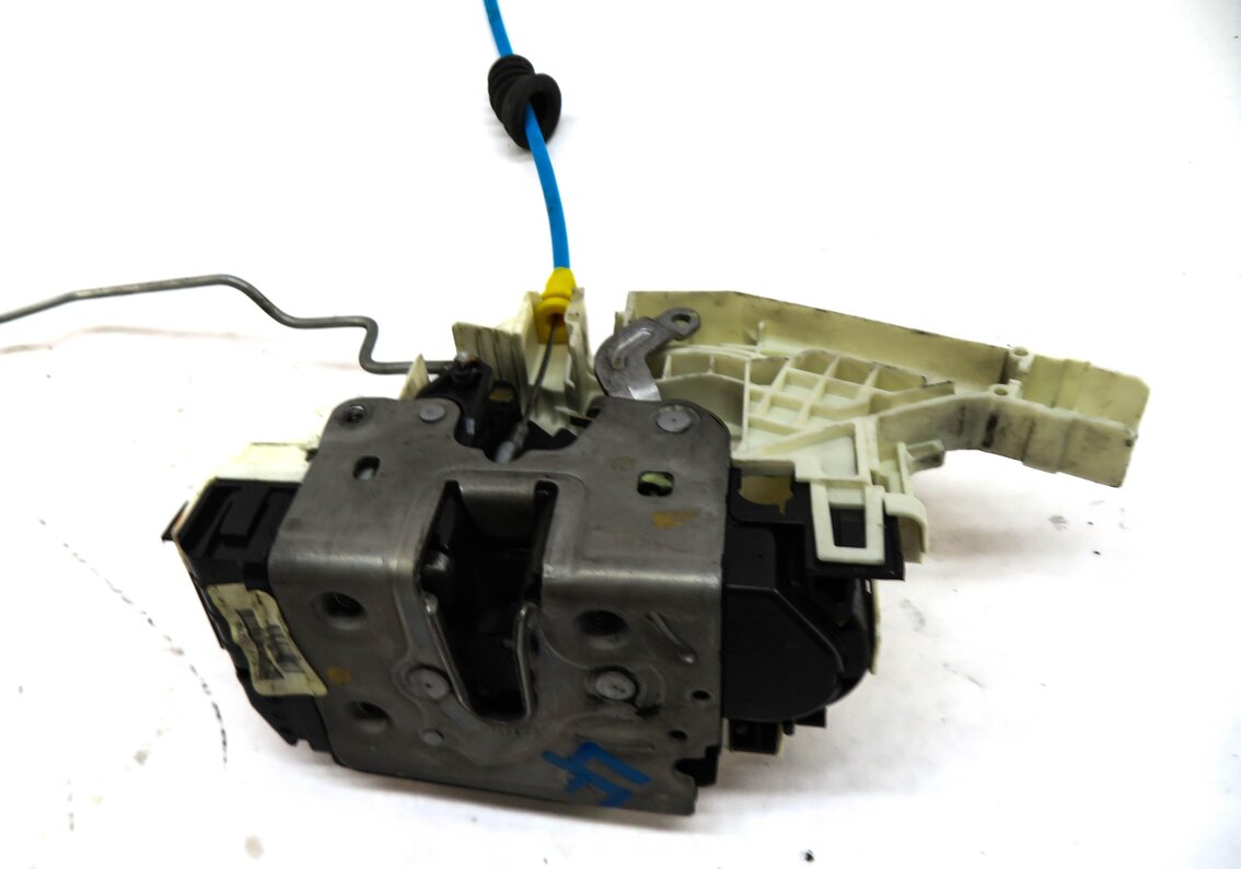 Thumbnail 4: 10-20 MERCEDES C E GLK SL CLS SLK CLASS (W204 W212 W218) LEFT FRONT DOOR LATCH
