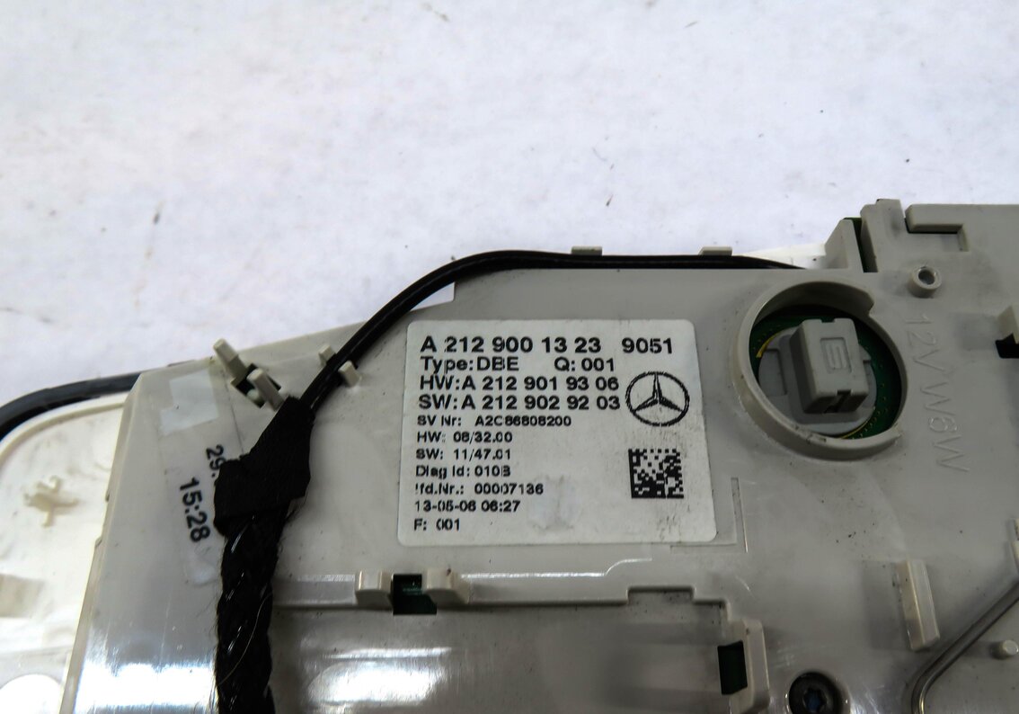 Thumbnail 5: 2014 MERCEDES E350 (W212) FRONT DOMELIGHT MAP READING COURTESY LIGHT LAMP BLACK