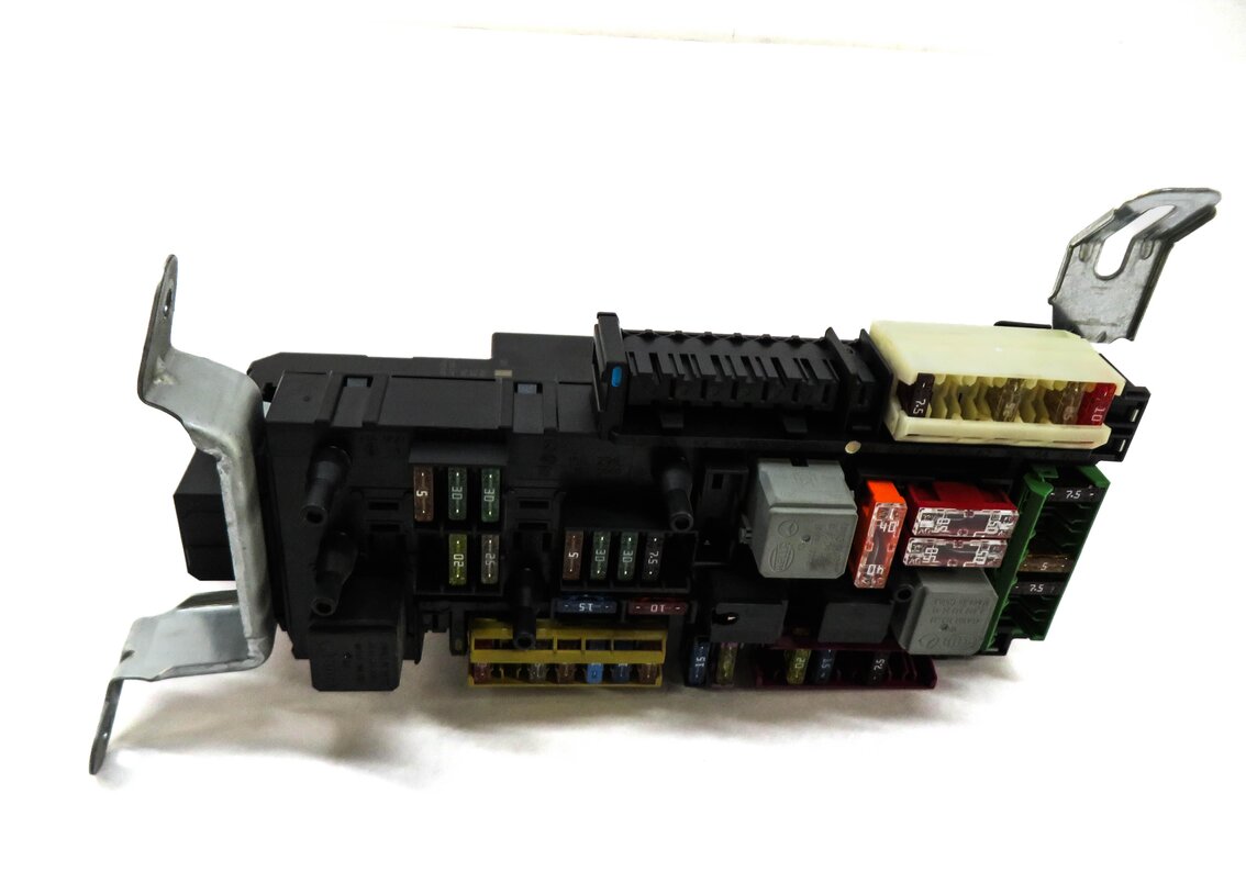 Thumbnail 3: 2014-2016 MERCEDES E CLS (C218 W212) REAR SIGNAL ACQUISITION CONTROL MODULE SAM