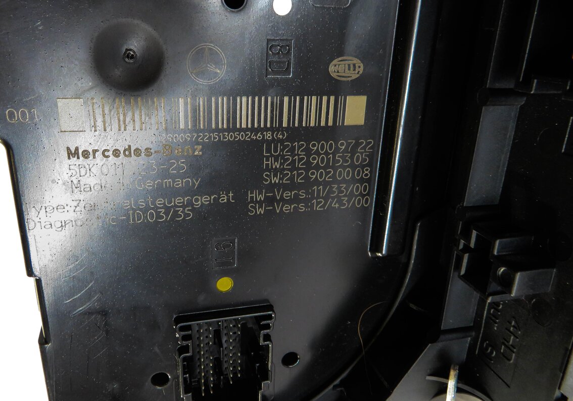 Thumbnail 5: 2014-2016 MERCEDES E CLS (C218 W212) REAR SIGNAL ACQUISITION CONTROL MODULE SAM
