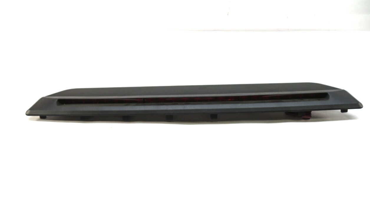 Thumbnail 2: 2014 MERCEDES E350 (W212) REAR 3rd THIRD BRAKE LIGHT STOP SIGNAL LAMP w/ TRIM
