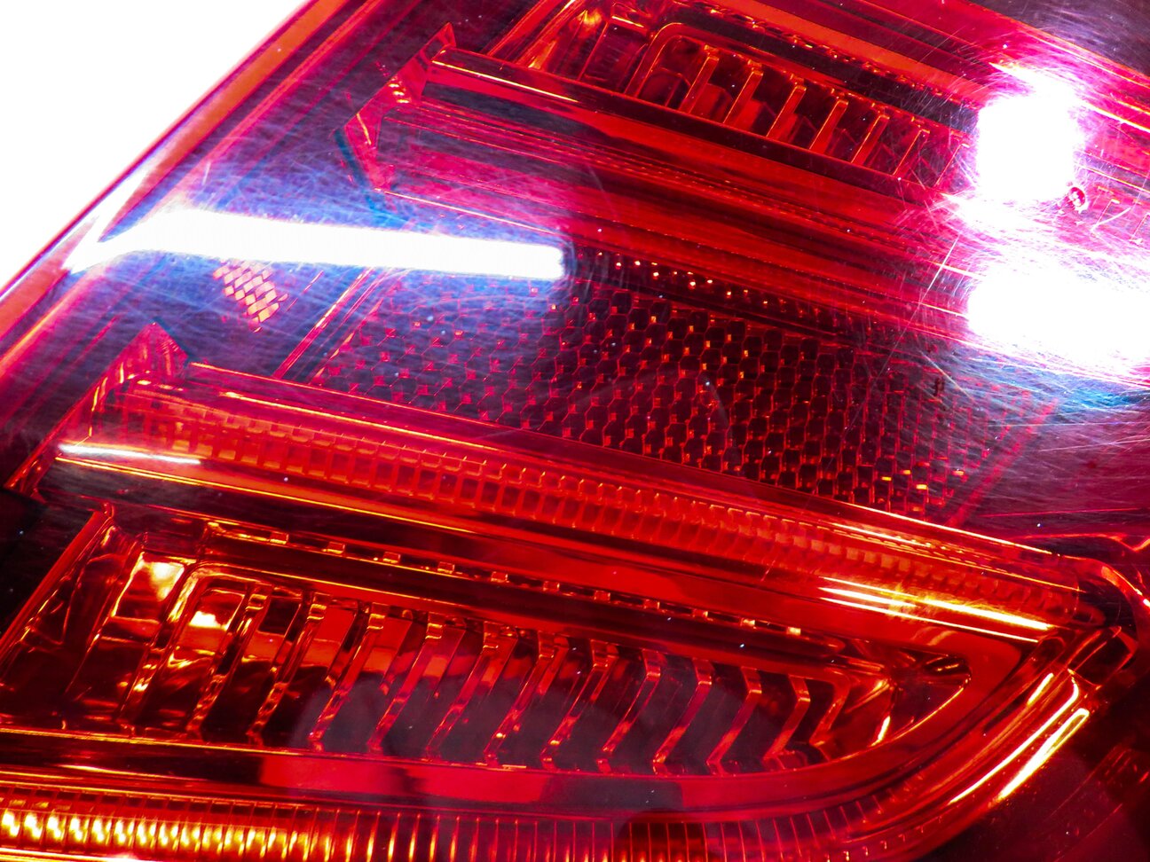 Thumbnail 7: 14-16 MERCEDES E-CLASS SEDAN W212 REAR RIGHT INNER LED TAILLIGHT TAIL LIGHT LAMP