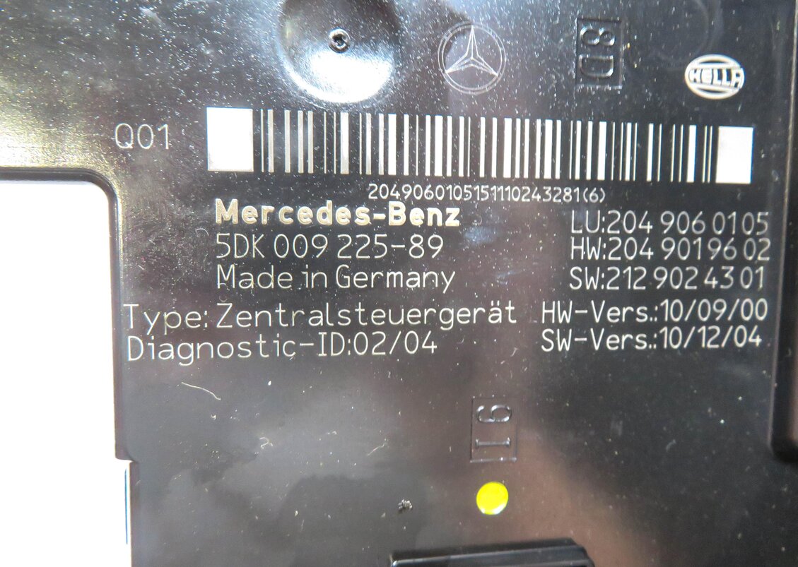 Thumbnail 5: 2012 MERCEDES C250 (W204) REAR SIGNAL ACQUISITION CONTROL MODULE FUSE BOX SAM