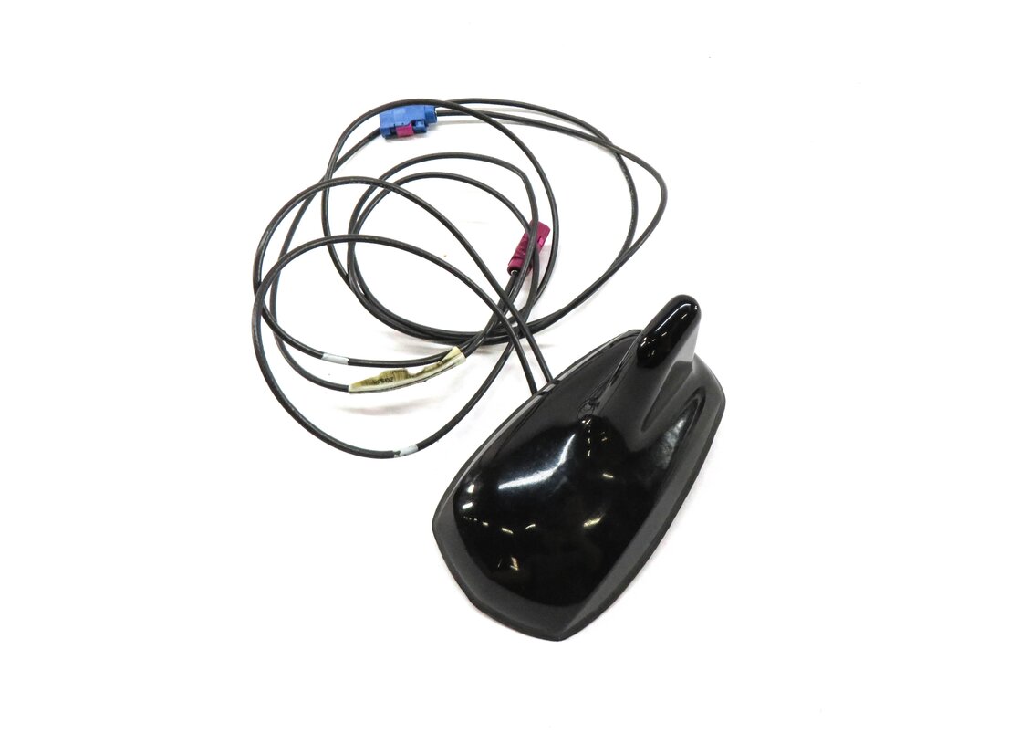 2008-2012 MB C350 C300 C63 C250 (W204) RADIO STEREO SHARK FIN ANTENNA (BLACK)