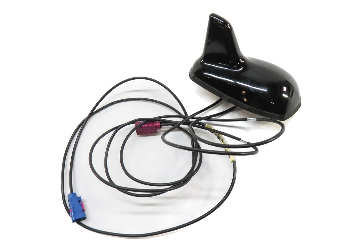 Thumbnail 3: 2008-2012 MB C350 C300 C63 C250 (W204) RADIO STEREO SHARK FIN ANTENNA (BLACK)