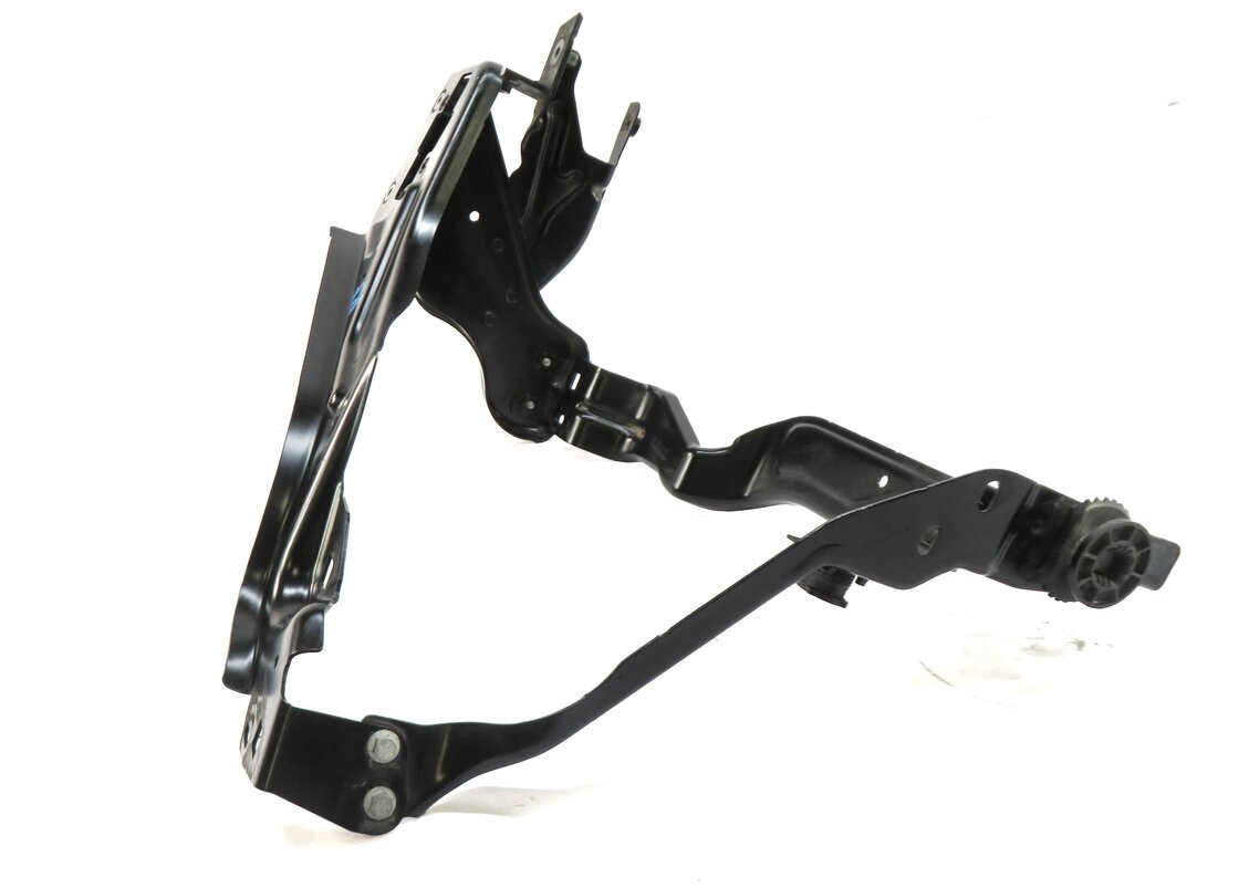 Thumbnail 2: 2012 MERCEDES C250 (W204) RIGHT FRONT PASSENGER HEADLIGHT MOUNT BRACKET