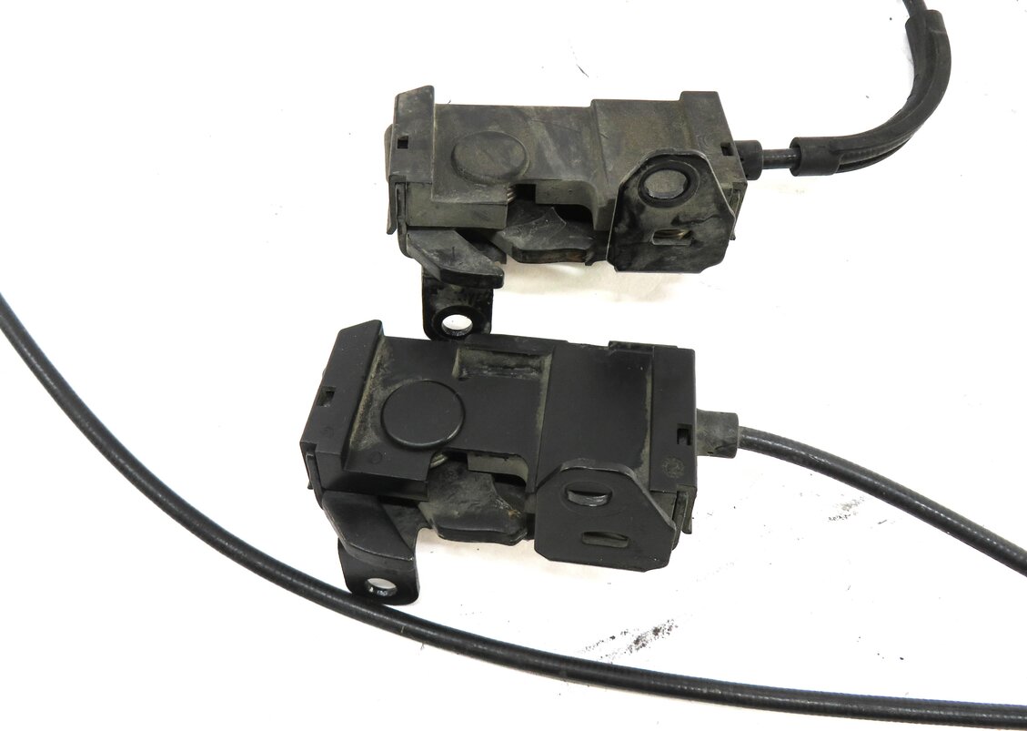 Thumbnail 3: 2012 MERCEDES C250 (W204) FRONT LEFT & RIGHT LOWER HOOD LOCK LATCH SET w/ CABLE