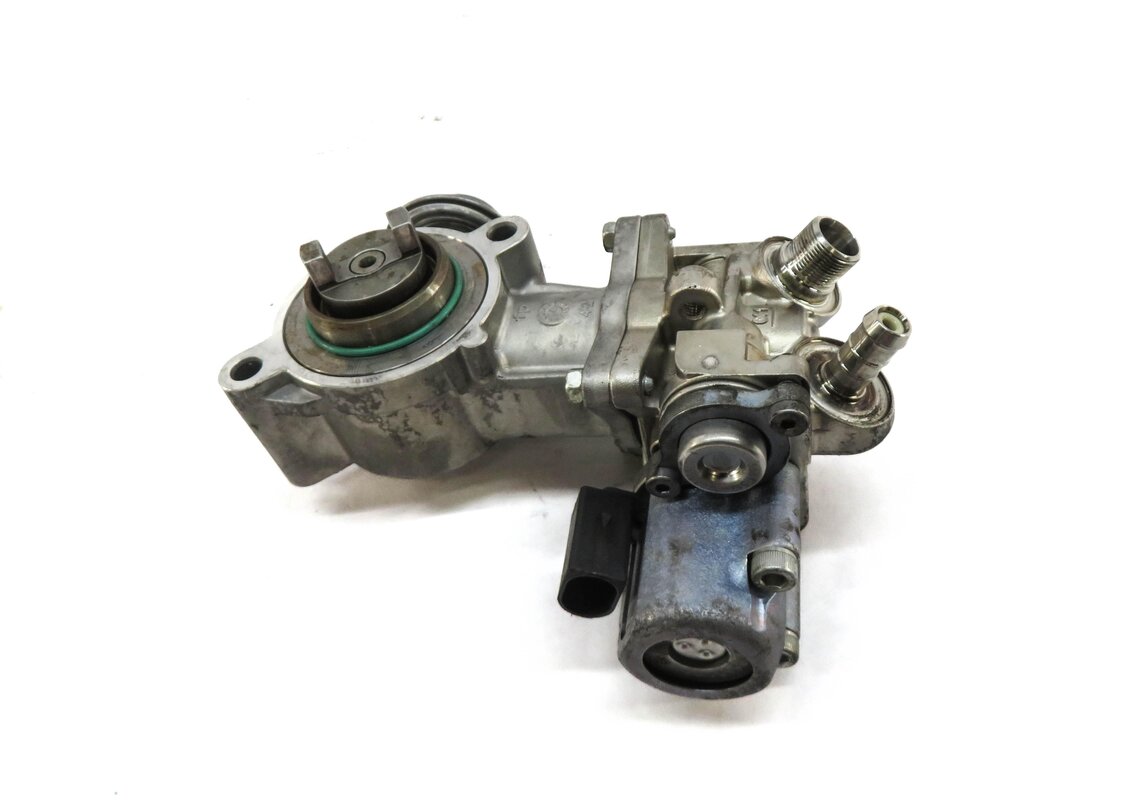 Thumbnail 3: 12-15 MERCEDES C250 SLK250 (R172 W204) 1.8L TURBO ENGINE HIGH PRESSURE FUEL PUMP