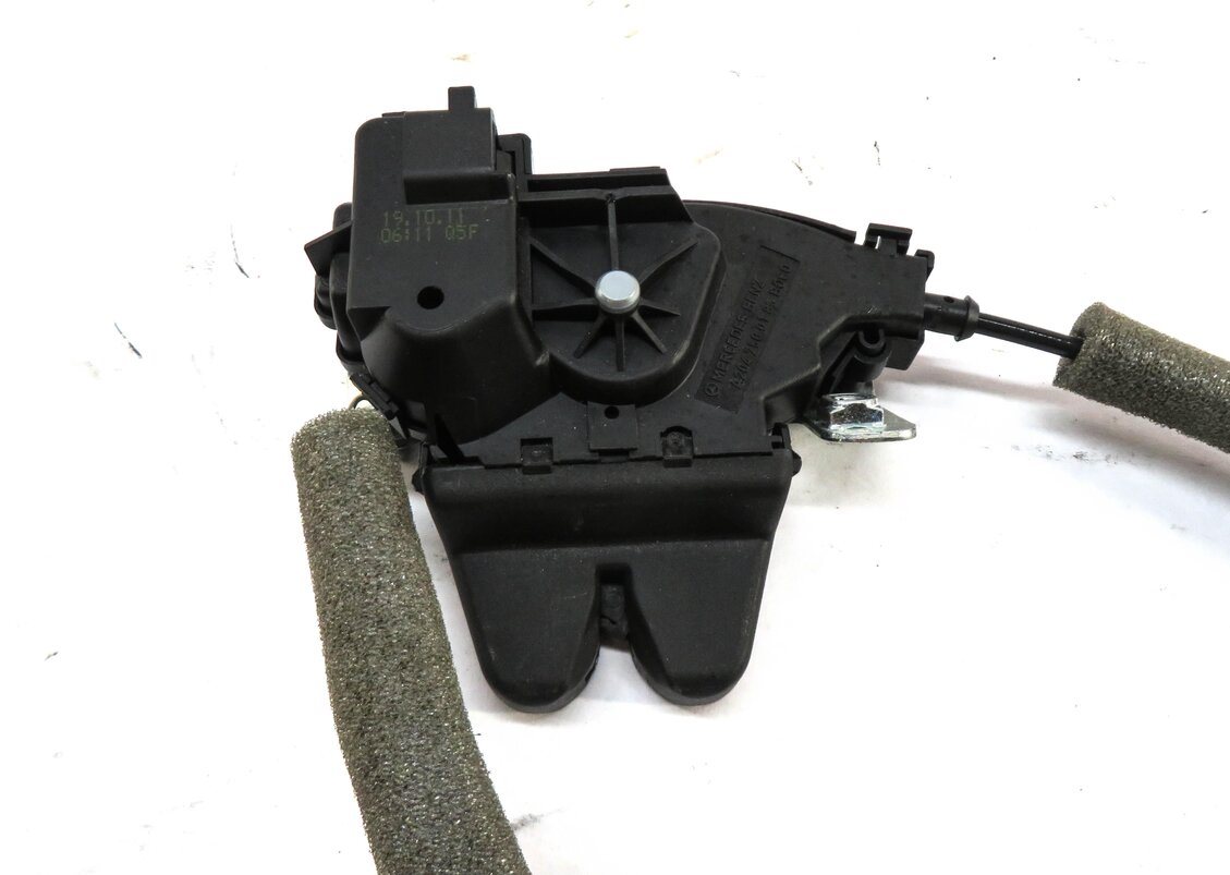 Thumbnail 4: 2012 MERCEDES C250 (W204) REAR TRUNK LOCK LATCH ACTUATOR w/ CABLE