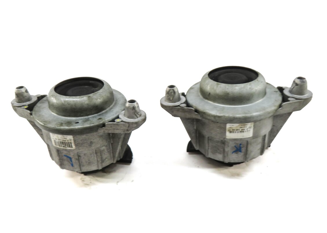 Thumbnail 3: 2012 MERCEDES C250 (W204) 1.8L M271 TURBO ENGINE LEFT & RIGHT MOTOR MOUNT SET