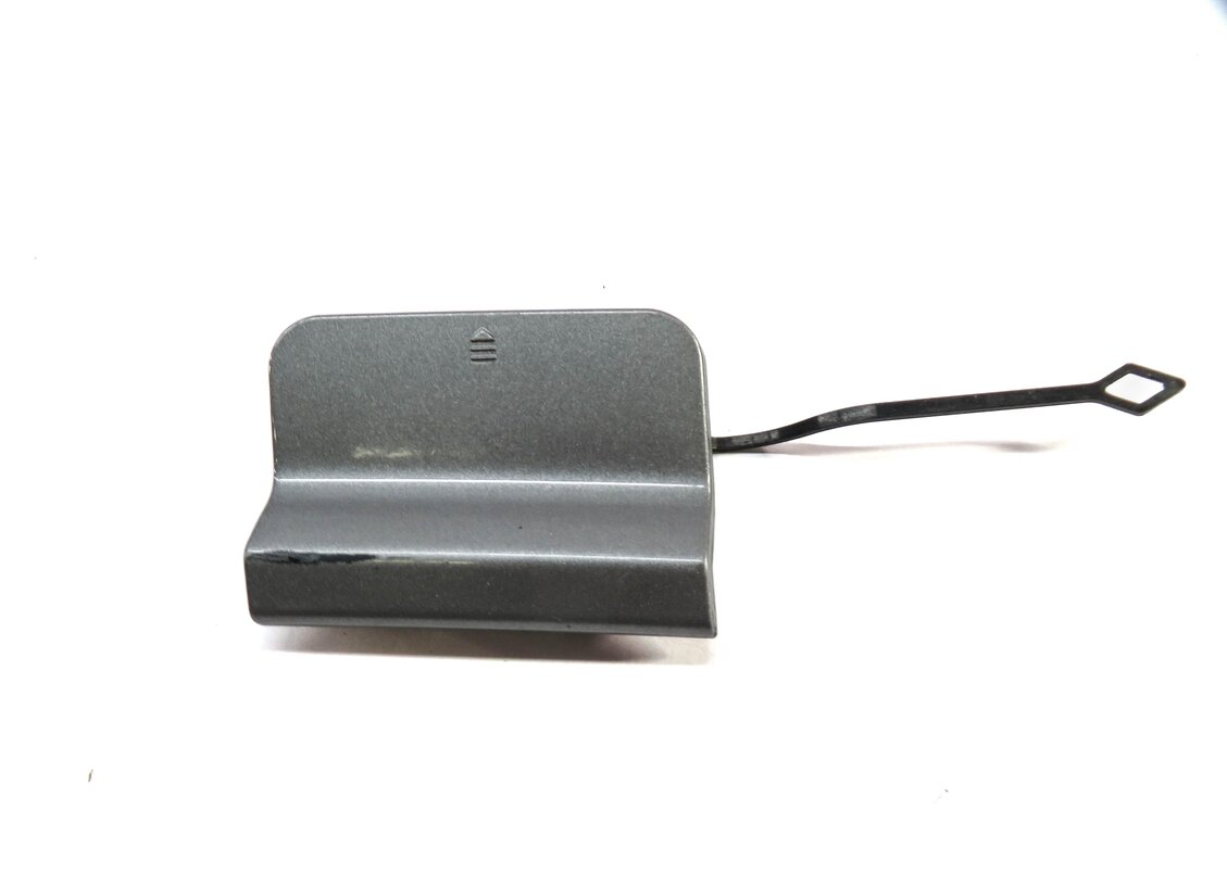 Thumbnail 3: 2012 MERCEDES C250 (W204) REAR TOWING EYE TOW HOOK COVER TRIM (PALLADIUM SILVER)