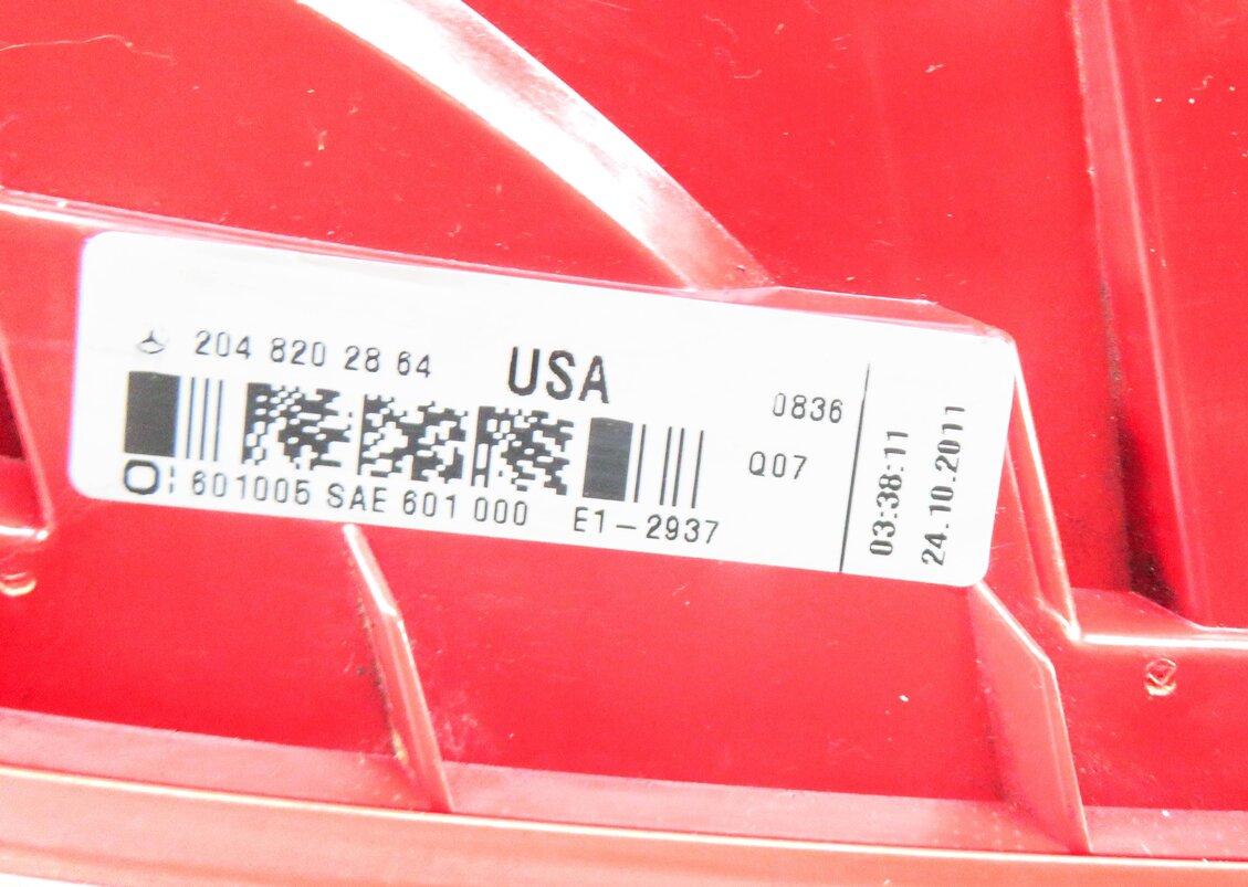 Thumbnail 5: 2012-2015 MERCEDES C-CLASS (W204) LEFT DRIVER REAR TAILLIGHT BRAKE LIGHT LAMP