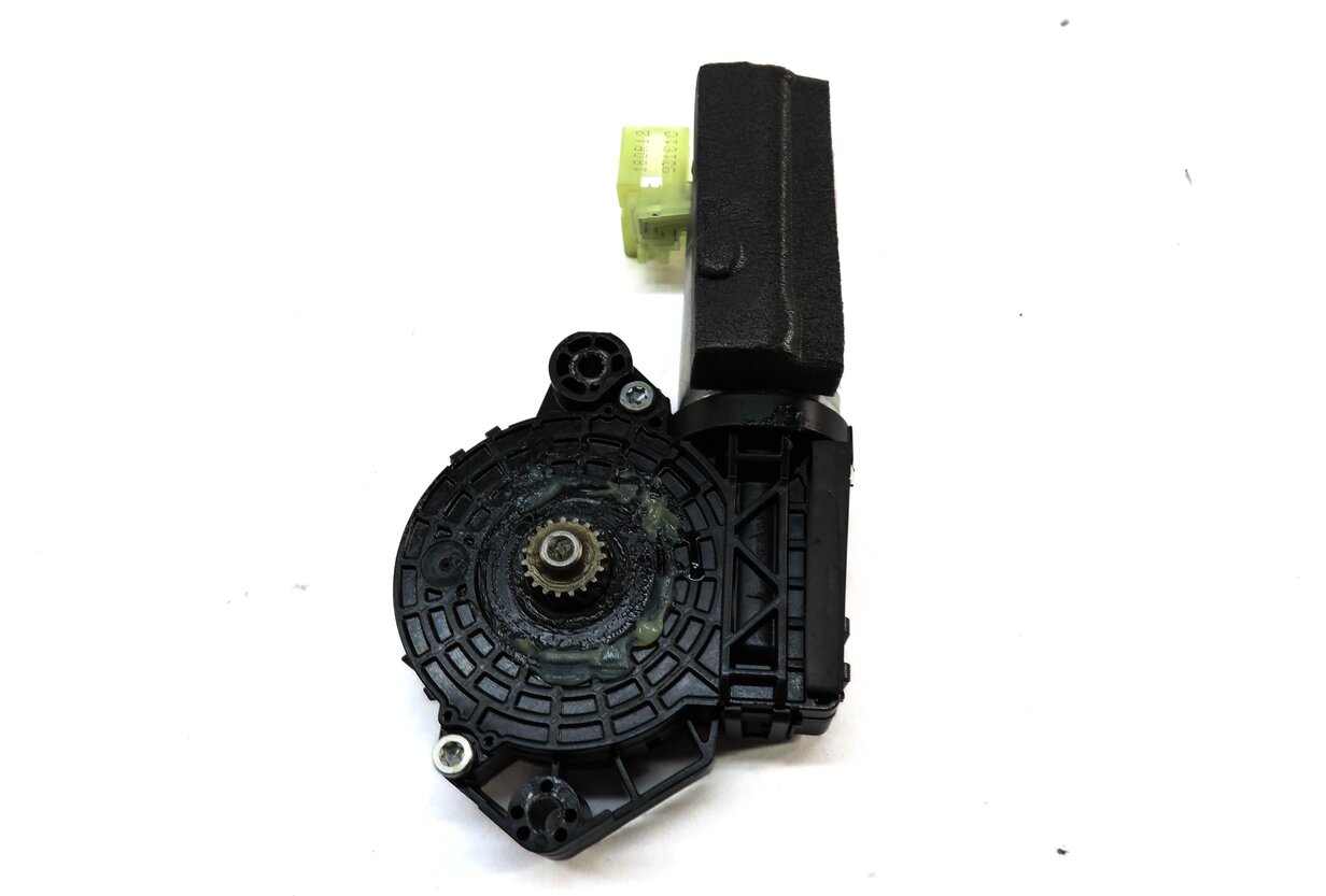 Thumbnail 3: 2018-2023 VW TIGUAN TAOS / AUDI Q5 SQ5 (FY 80A) FRONT PANORAMIC SUNROOF MOTOR