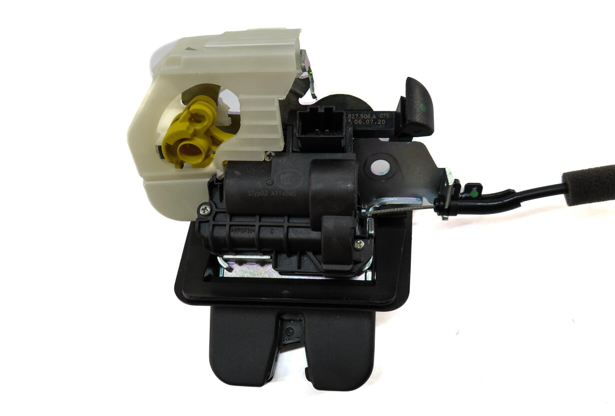 Thumbnail 6: 2020 AUDI Q5 (FY 80A) REAR TRUNK LOCK LATCH w/ ACTUATOR MOTOR