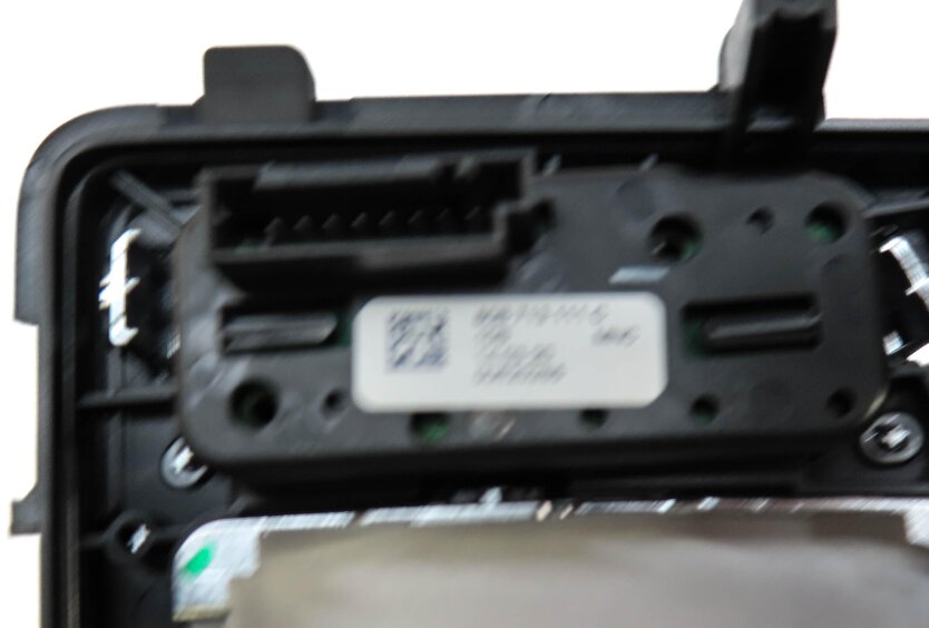 Thumbnail 6: 2020 AUDI Q5 (FY 80A) TRANSMISSION GEAR SHIFTER INDICATOR TRIM w/ BRAKE SWITCH