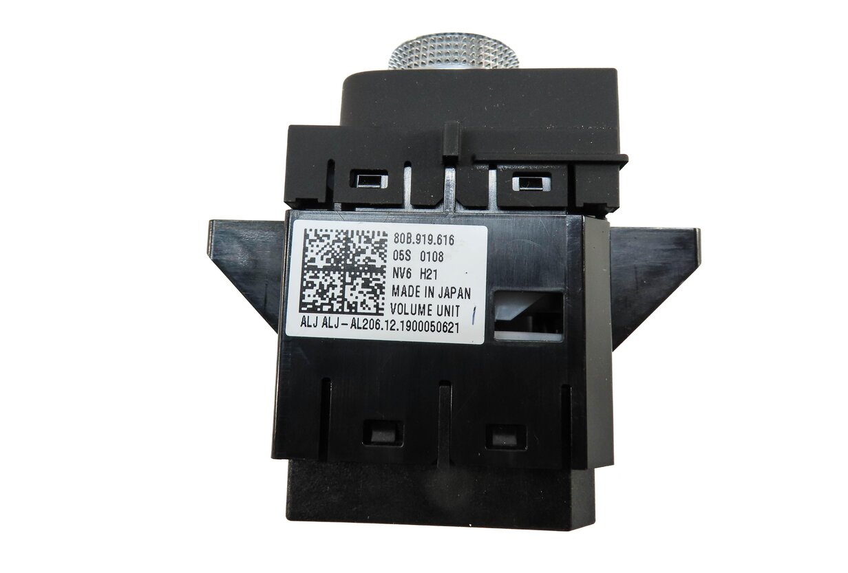 Thumbnail 5: 2020 AUDI Q5 (FY 80A) RADIO STEREO VOLUME KNOB TRACK SWITCH BUTTON CONTROL
