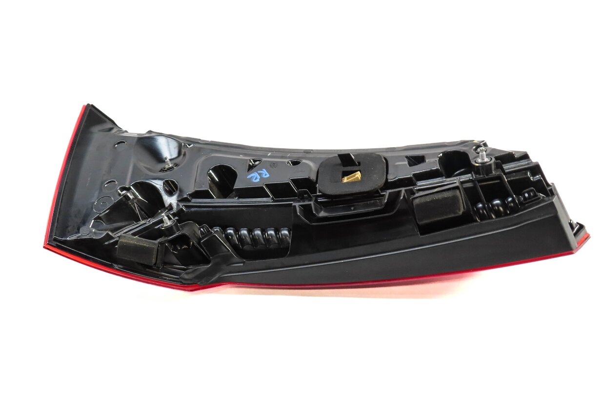 Thumbnail 5: 2018-2020 AUDI Q5 SQ5 (FY 80A) RIGHT PASSENGER REAR TAILLIGHT BRAKE LIGHT LAMP