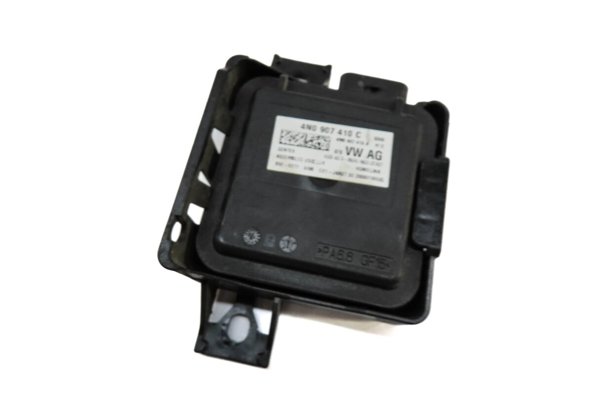 Thumbnail 1: 2018-2021 AUDI Q5 SQ5 (FY 80A) HOMELINK GARAGE DOOR OPENER CONTROL MODULE