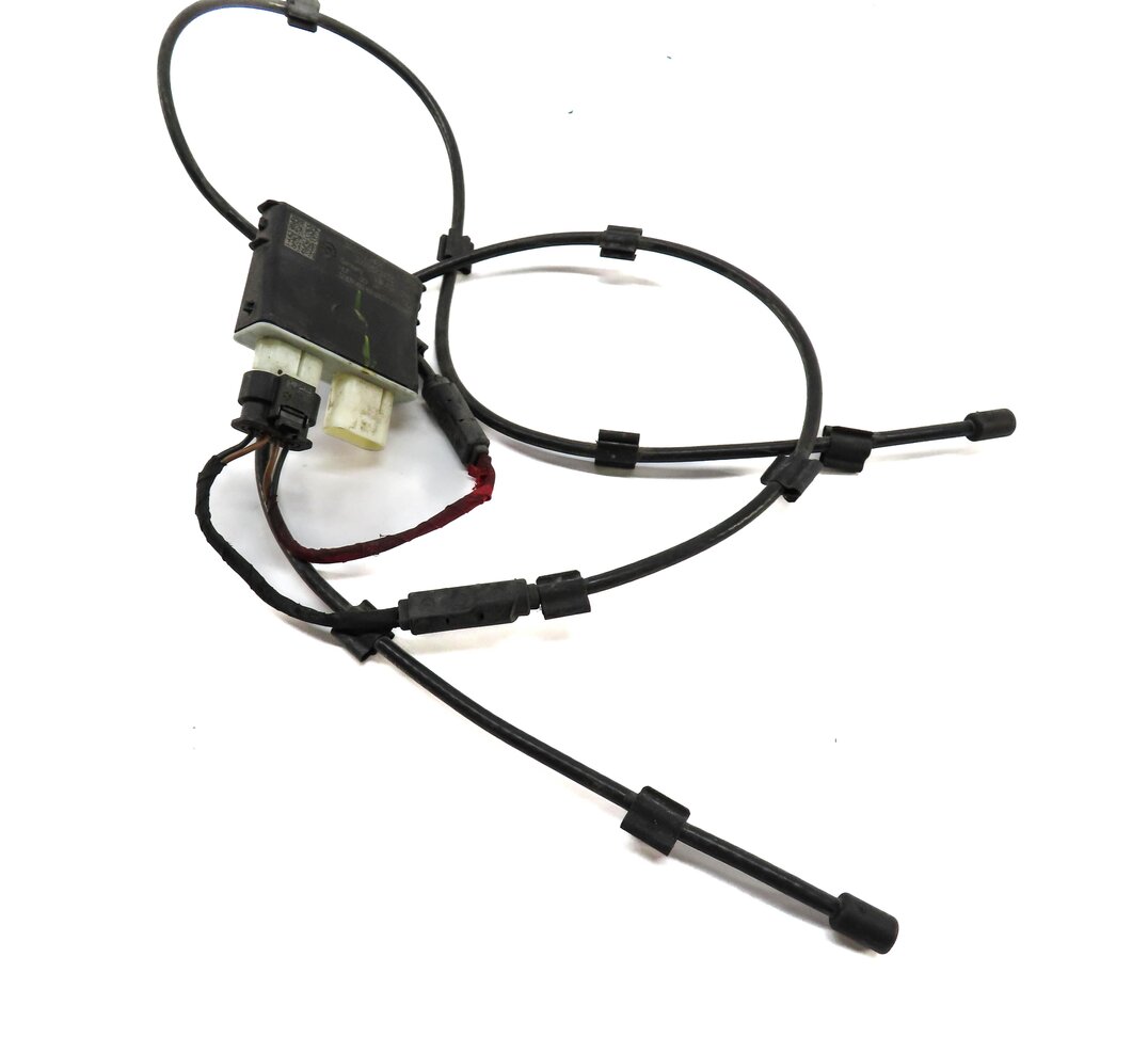 Thumbnail 2: 2020 AUDI Q5 (FY 80A) REAR TRUNK SMART OPENER MODULE KICK PLATE w/ ANTENNAS