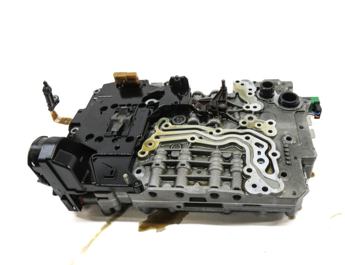 Thumbnail 2: 2014-2018 BMW 328i (F30) 2.0L N47T DIESEL - 8HP-45 TRANSMISSION VALVE BODY