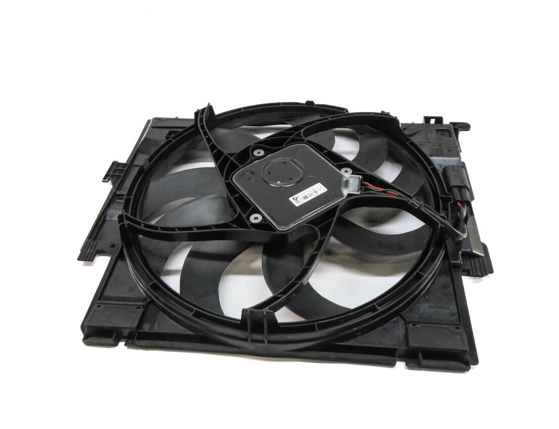 Thumbnail 4: 14-18 BMW 328i DIESEL 328iGT 335iGT (F30 F34) 600w RADIATOR COOLING FAN w/ MOTOR