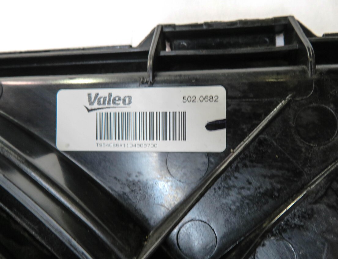 Thumbnail 6: 14-18 BMW 328i DIESEL 328iGT 335iGT (F30 F34) 600w RADIATOR COOLING FAN w/ MOTOR