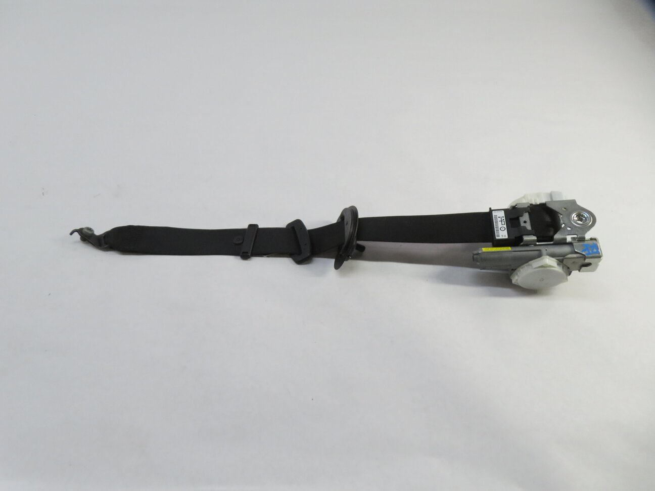 Thumbnail 4: 14-19 BMW 320i 328i 330i 335i (F30 F31) RIGHT FRONT SEATBELT RETRACTOR (BLACK)