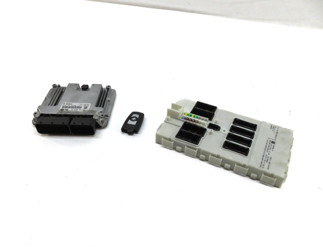 Thumbnail 1: 14-17 BMW 328i X3 (F25 F30) 2.0L N47T DIESEL ECM DME IMMOBILIZER MODULE KEY SET