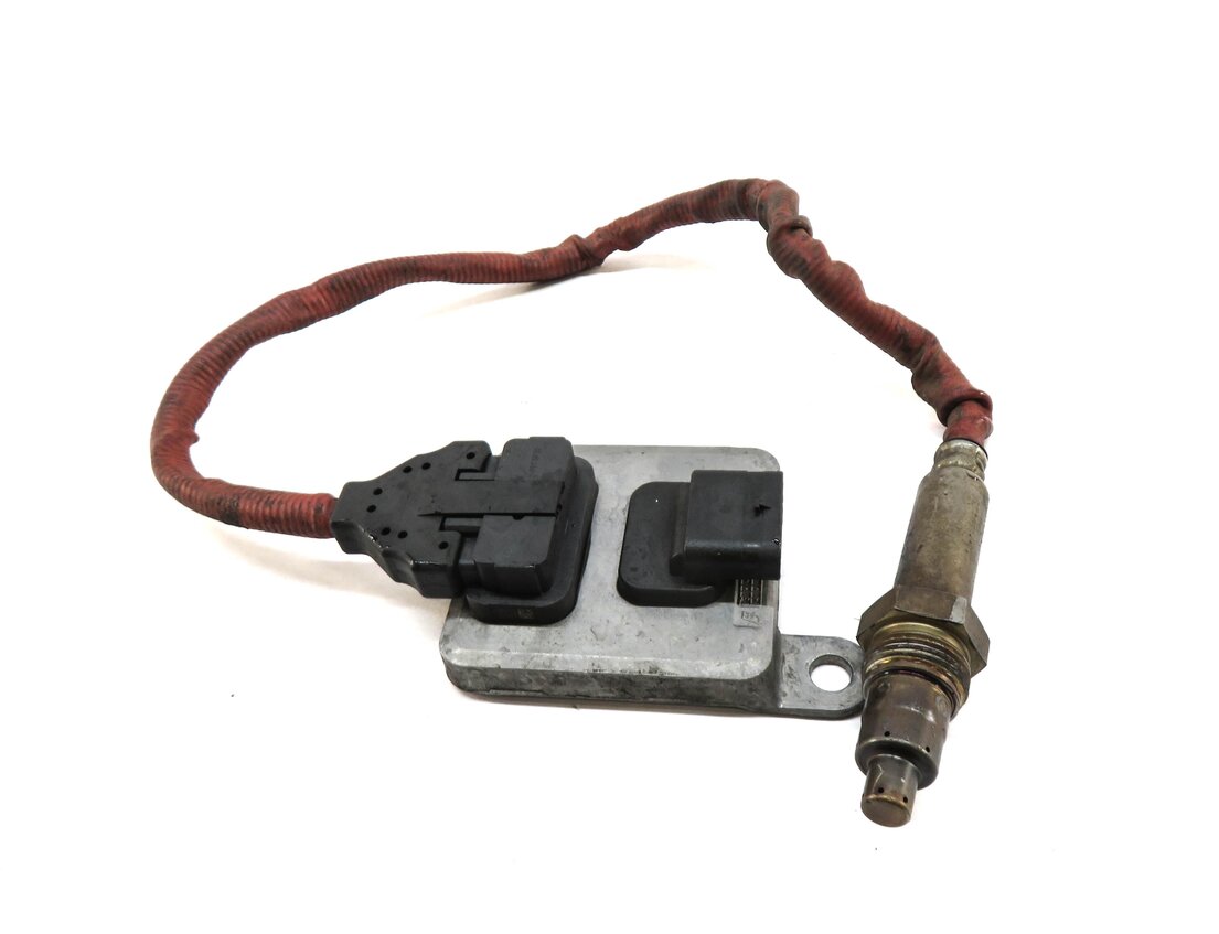 Thumbnail 3: 2014 BMW 328i (F30) 2.0L N47T DIESEL NITROGEN OXIDE NOX SENSOR PROBE MODULE