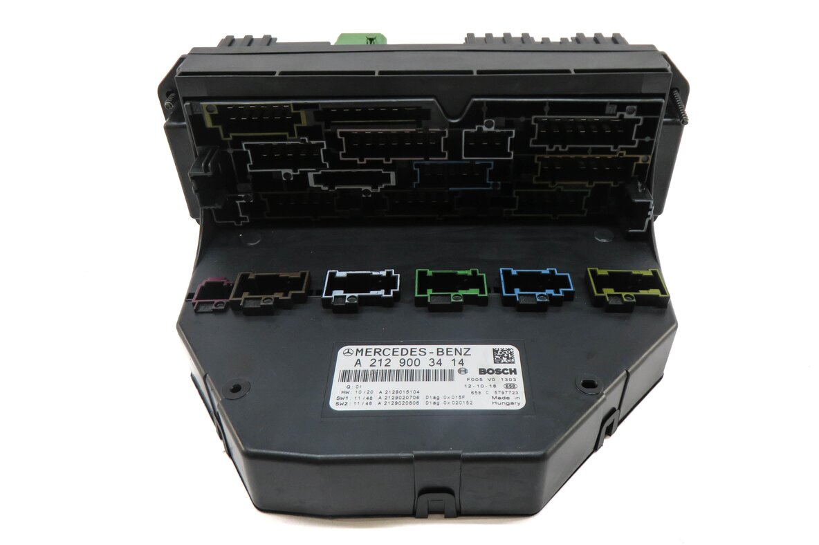 Thumbnail 2: 12-13 MERCEDES C E GLK CLS SLS (C218 R197 W204 W207 X204) FRONT SAM MODULE BOX