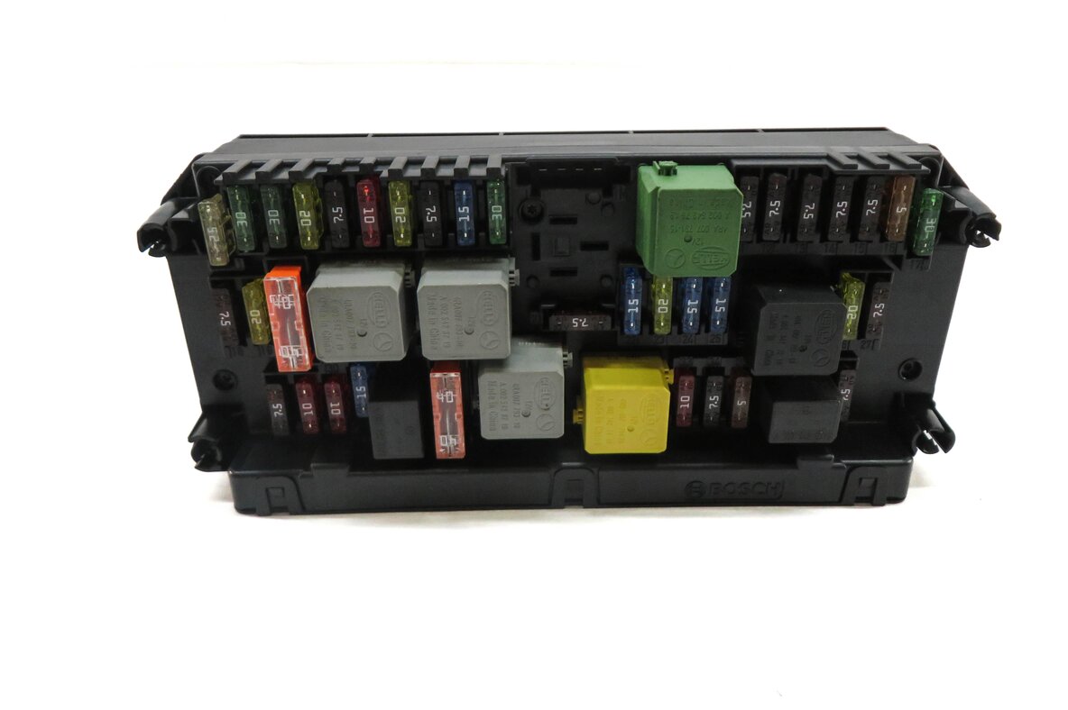 Thumbnail 3: 12-13 MERCEDES C E GLK CLS SLS (C218 R197 W204 W207 X204) FRONT SAM MODULE BOX