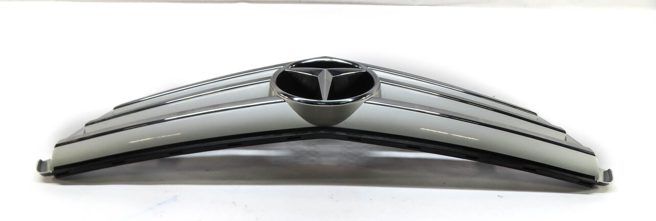 Thumbnail 3: 08-12 MERCEDES C-CLASS (W204) FRONT HOOD GRILLE AIR VENT TRIM (SPORT PACKAGE)