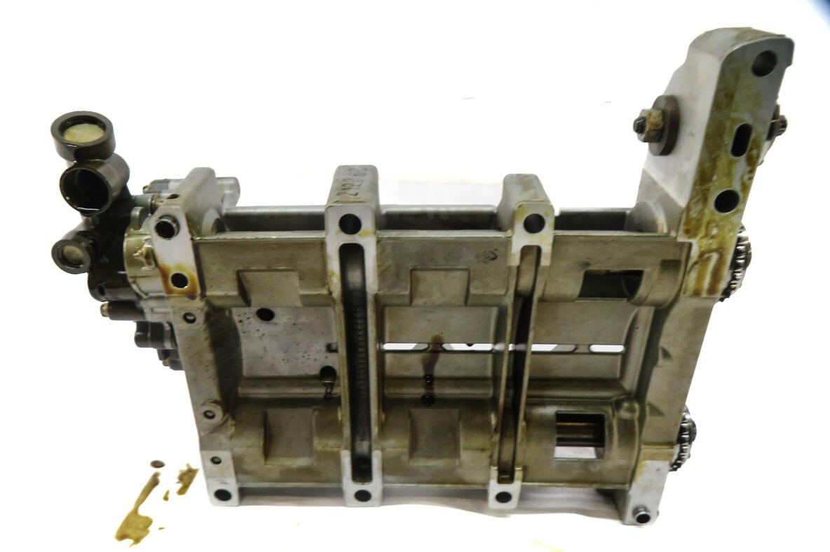 Thumbnail 5: 2013 MERCEDES C250 (W204) 1.8L M271 TURBO ENGINE OIL PUMP