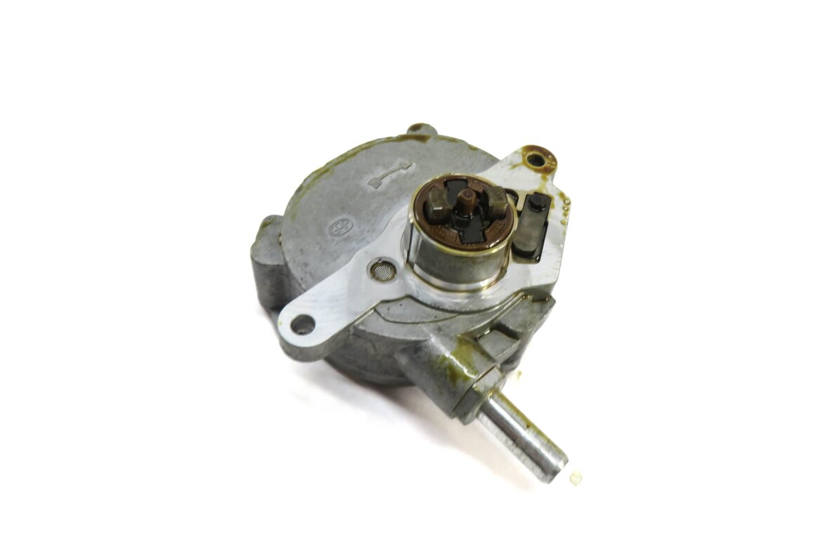 2012-2015 MERCEDES BENZ C250 SLK250 (W204 R172) RWD 1.8L TURBO BRAKE VACUUM PUMP
