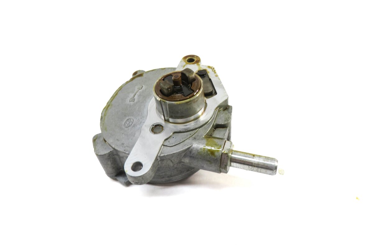 Thumbnail 2: 2012-2015 MERCEDES BENZ C250 SLK250 (W204 R172) RWD 1.8L TURBO BRAKE VACUUM PUMP