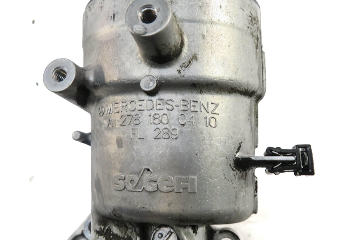 Thumbnail 5: 2013 MERCEDES GL450 (X166) 4.6L M278 ENGINE OIL FILTER HOUSING
