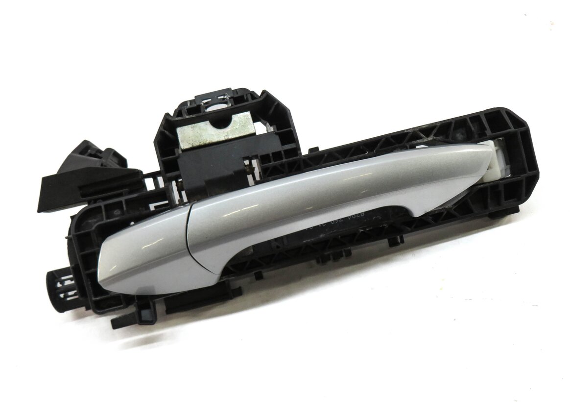 Thumbnail 1: 08-17 MERCEDES C E GL GLK ML W204 W212 W166 X166 LEFT REAR DOOR HANDLE (SILVER)