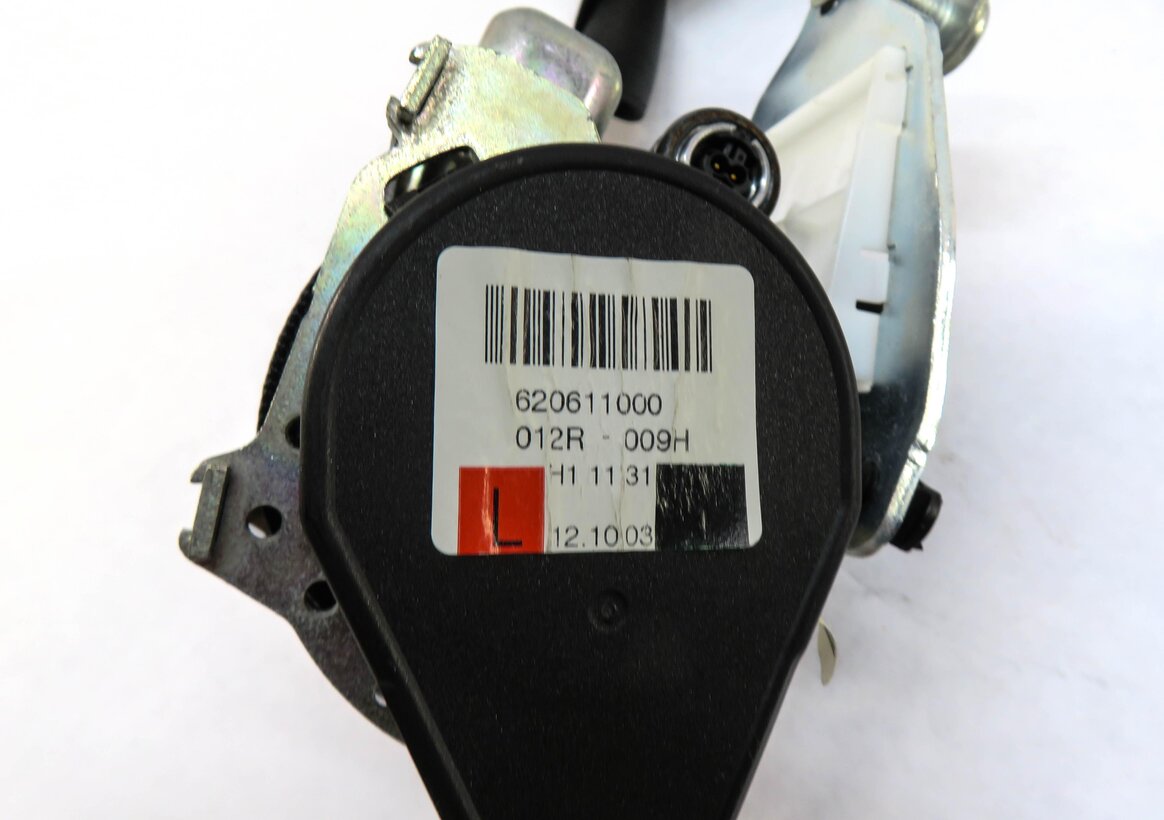 Thumbnail 4: 2013 MERCEDES GL450 (X166) REAR LEFT 2nd ROW SEAT SEATBELT RETRACTOR (BLACK)