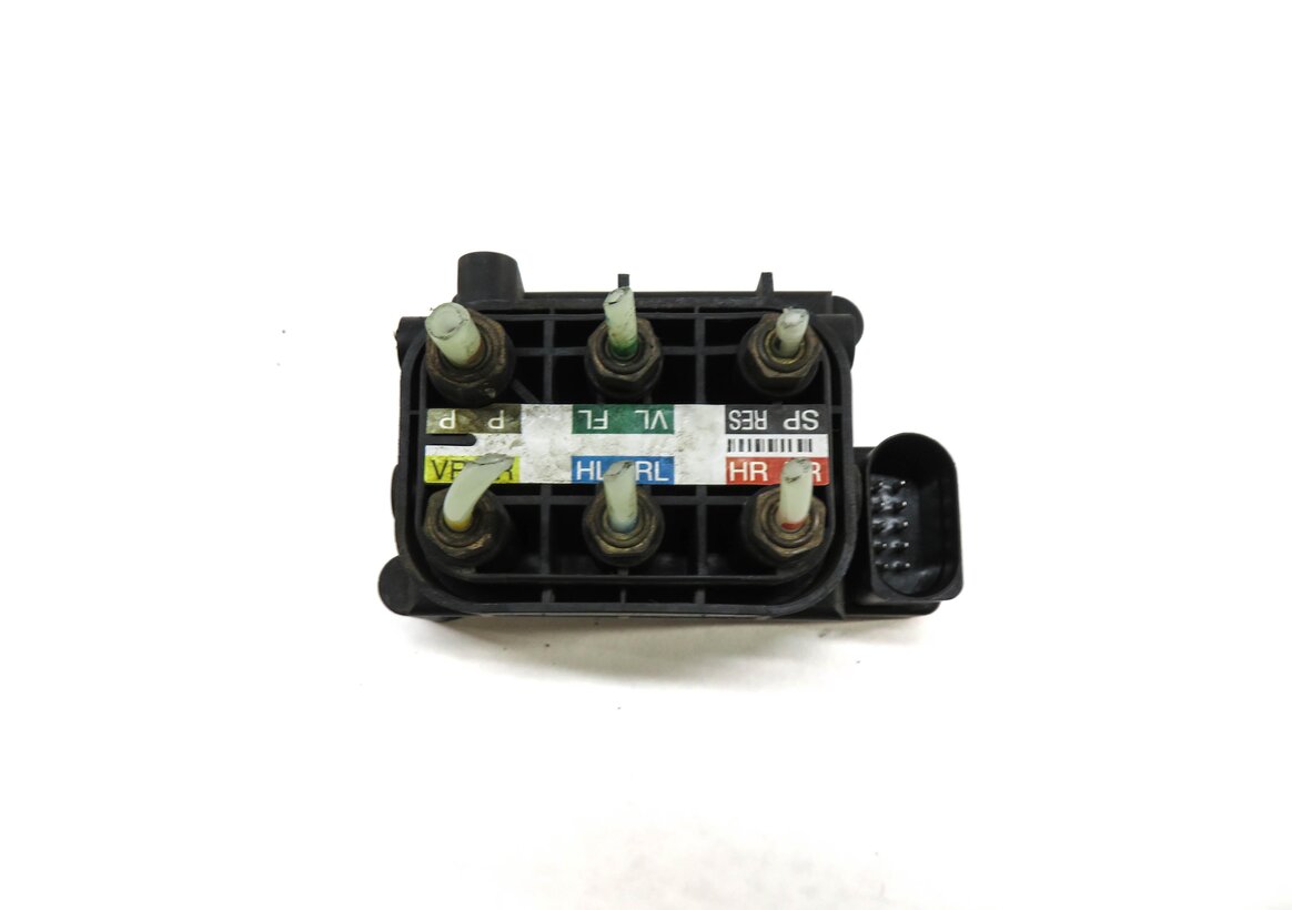 Thumbnail 2: 2013 MERCEDES GL450 (X166) AIR SUSPENSION VALVE BLOCK